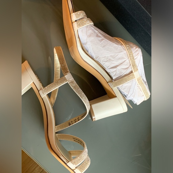 Naturalizer NWT Women's white Sandal Vanessa 2 size 9 New in Box sparkly 2024 - Picture 7 of 14